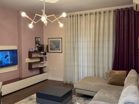 Apartament 1+1 prane Liqenit te Thate