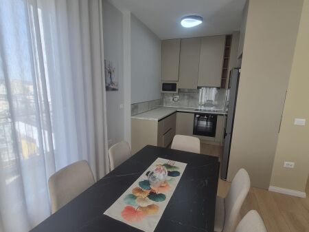 Appartamento 2+1+2 con veranda in affitto vicino alla Scuola di Balletto