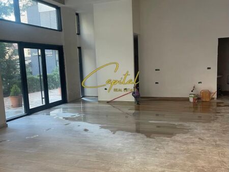 LOCALE COMMERCIALE IN AFFITTO 210 M2 BRRYLI 1.500 EURO