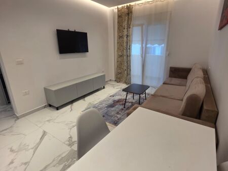 Super ap 1+1 dritan hoxha street (aura complex)