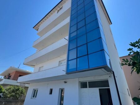 Villa di 5 Piani in Vendita Vicino a Galaktiku, Durazzo