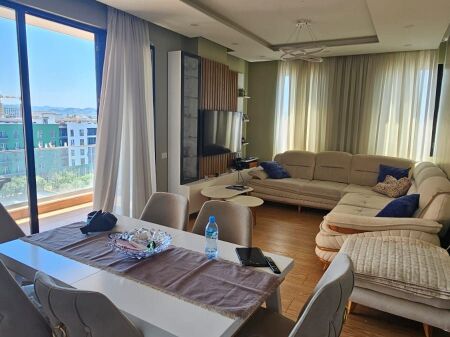 Shitet apartament 2+1 tek Bulevardi Blu , Bathore , Kamez , Institut .