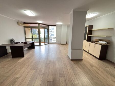 Shitet apartament 2+1 tek rruga Muhamet Gjollesha!
