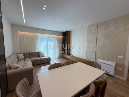Appartamento 2+1+2 in Affitto – Via Barrikadave 800 € /Mese