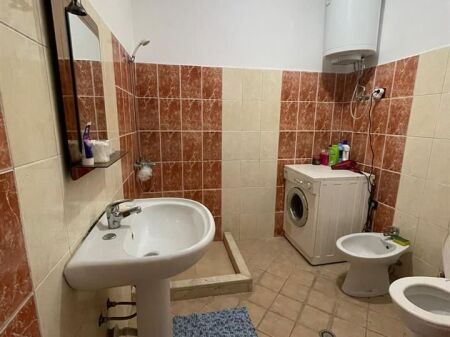 Fresk,prane Furre Buke Europa jepet me qera apartament1+1,i mobiluar 37,000 leke.  