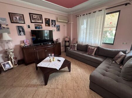 Apartament - Për Shitje - Tregu Elektrik I Ri, Tiranë