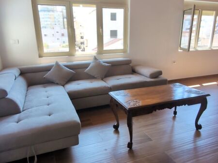  VILLA DI 3 PIANI IN AFFITTO – VICINO ALLA SCUOLA "2 GJELAT"