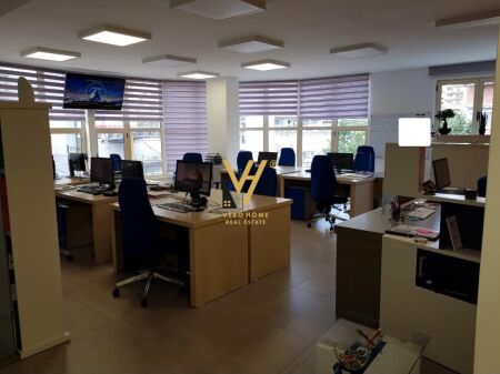 UFFICIO 120 M2 IN AFFITTO PRESSO IL COMUNE DI PARIGI 1.800 EURO