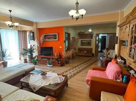 Shitet, Apartament 2+1, Ish-Nisharaku, Bulevardi Gjergj Fishta