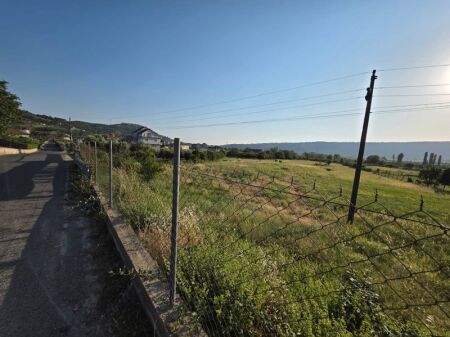 SHITET TOKË 9 000m2 NË GRYKË ZEZË, LEZHË