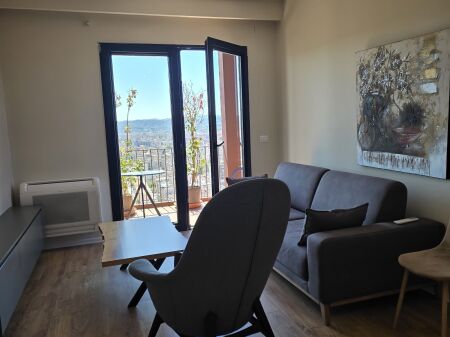Apartament 2+1+2 me qira tek Rruga e Kavajes