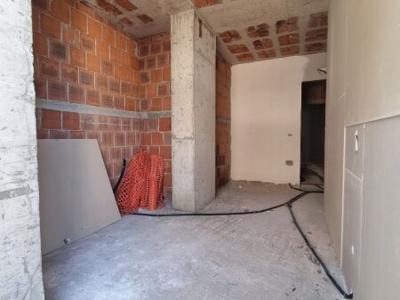 Apartament 1+1 per shitje ne Bllok !