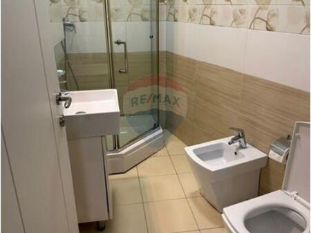 Apartament - Për Qira - Rruga Hamdi Sina, Tiranë