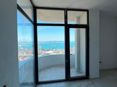 Shitet Apartament 2+1+2 në Vollga, tek Pallati 27-Katësh, Durrës
