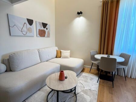 in affitto 3 appartamenti di lusso a Myslym Shyr per AIRBNB