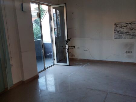 ZYRE ME QERA 70 M2 ZOGU I ZI 600 EURO FH-82671