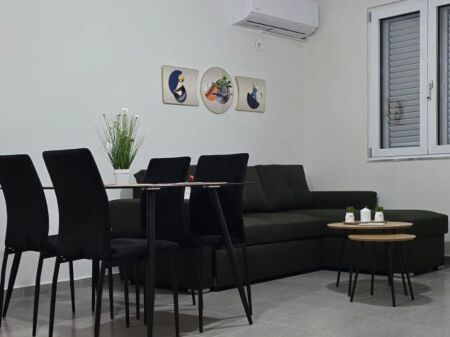 Apartment 1+1 for rent at Komuna e Parisit!