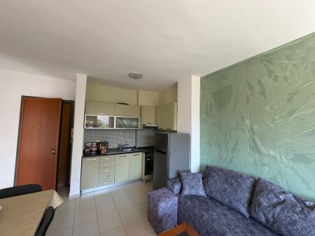 Shitet Apartament 1+1 ne Golem