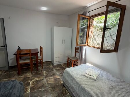 Qera | Garsoniere | Mine Peza | 300 €/muaj