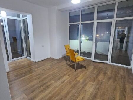 📌 LOCALE UFFICIO IN AFFITTO 3+1 – Kika 2