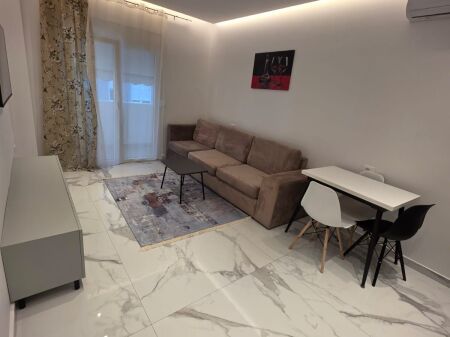 Jepet me qera apartament 1+1 tek Kompleksi Aura , Laprake , Rruga Dritan Hoxha , Ish Dogana , Zogu i Zi .