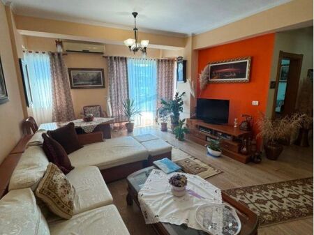Shitet, Apartament 2+1, Ish-Nisharaku, Bulevardi Gjergj Fishta