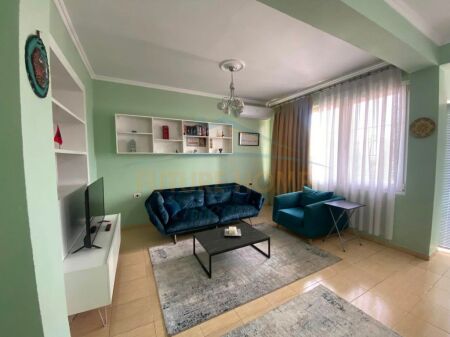 Qera, Apartament 2+1, Ish  Tregu Elektrik, Tiranë.