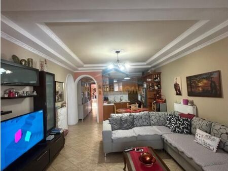 Shitet, Apartament 3+1+2+Verande, Ali Demi, Tirane