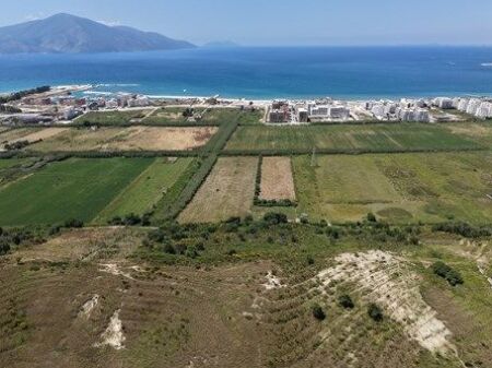 Toke ne shitje ne Radhime,Vlore