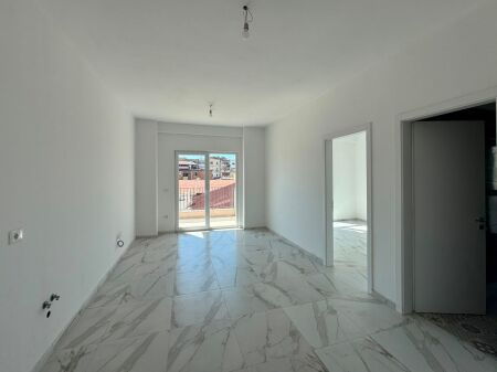 Ufficio 1+1 in affitto in Via Dritan Hoxha, Complesso Aura