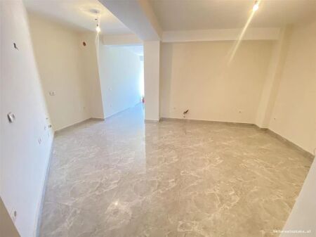 Ufficio In Affitto A Myslym Shyr (ID BZ21007) Tirana