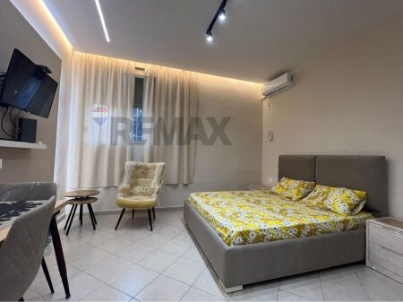 Studio per Qira tek Hotel Coloseo