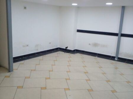 NEGOZIO IN AFFITTO 70M2 CENTRO 60.000 LEKE FH-82967