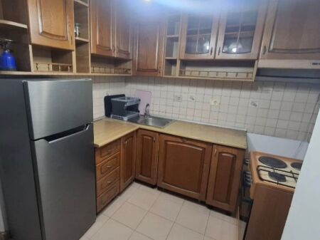 Komuna e Parisit, jepet me qira apartament 1+1!