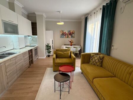 Affitto appartamento 1+1+veranda 23 m2, Fresk vicino a Gaxherrit