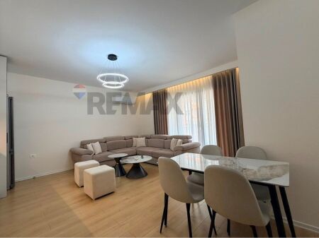 Apartament - Për Qira - Rruga Jordan Misja, Tiranë