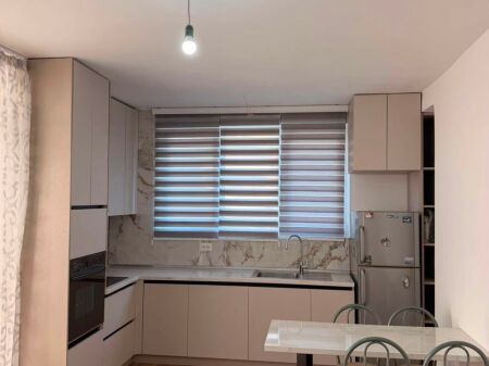 APARTAMENT 1+1 PER QERA PRANE RRUGES KOSOVAREVE