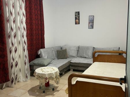 Apartament 1+1 me qira – 5 Maji - Qiraja: 350 € / muaj !
