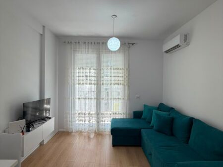 Jepet me qira apartament 1+1 në Univers City
