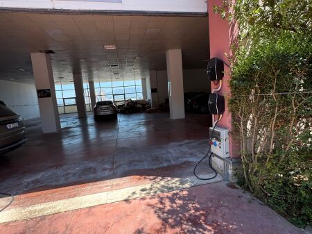 Business Premises for Rent, Warehouse – 1,000 m² Hotel Aurelius, at the Rinas intersection