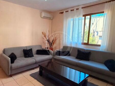 JEPET ME QIRA – Apartament 1+1 në Lagjen 18, Durrës