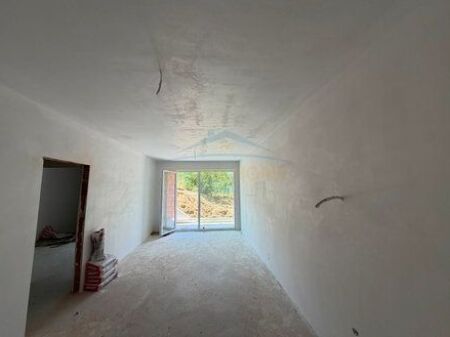 Shitet , Apartament 1+1 , Liqeni i thate , Tirane