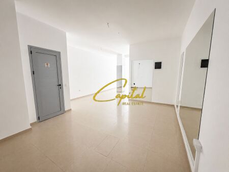 NEGOZIO IN VENDITA 51 M2 COMUNE DI PARIGI 70.000 LEKE