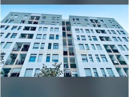 Shitet, Apartament 1+1, Brryli, Tiranë