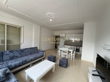 APARTAMENT 2+1 ME QIRA, FRESKU