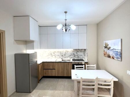 🏡 Vendesi in vendita Appartamento 2+1 convertito ad Astir presso il Complesso Fratari, 118 milioni di lek