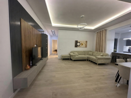Qera, Apartament 2+1+ Parking,Kompleksi Delijorgji !