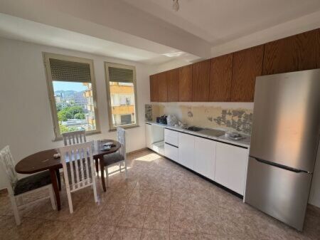 Apartament 2+1 me qira prane Square 21.