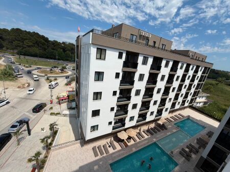 Shitet Apartament 1+1 te Mali Robit