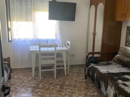 St, Bardhyl, waiter room for rent. 35,000 Leke